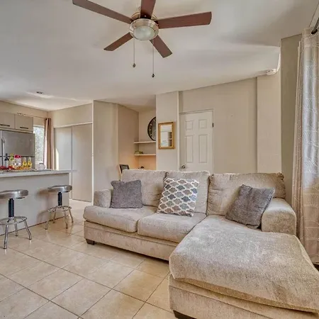 2 Bedroom Vacation Rental In Paradise Steps From Beach!